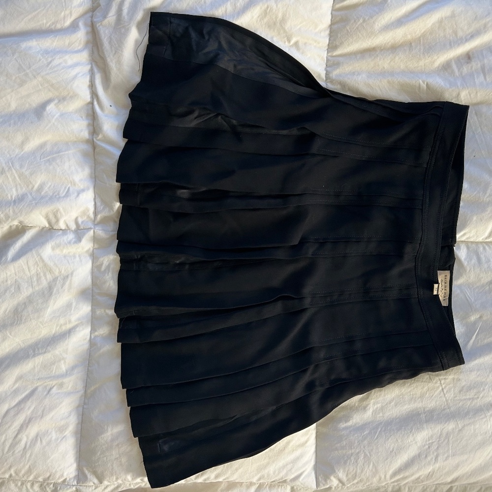 Burberry black pleated skirt Size 6